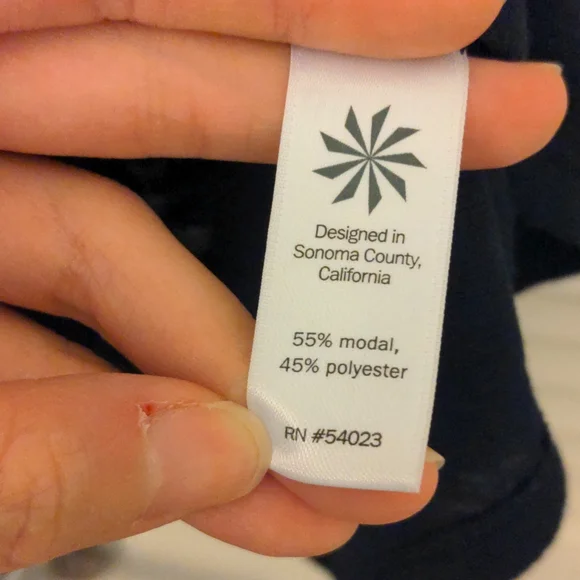 ❓Athleta Breezy Navy Tank - Picture 6 of 9